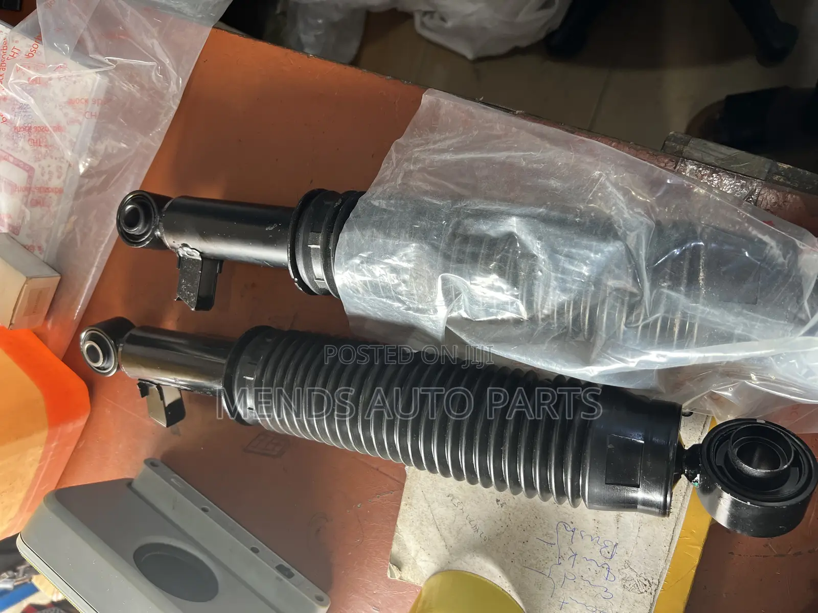 Hyundai Santafe 2016 2017 2018 Back Shocks Absorber