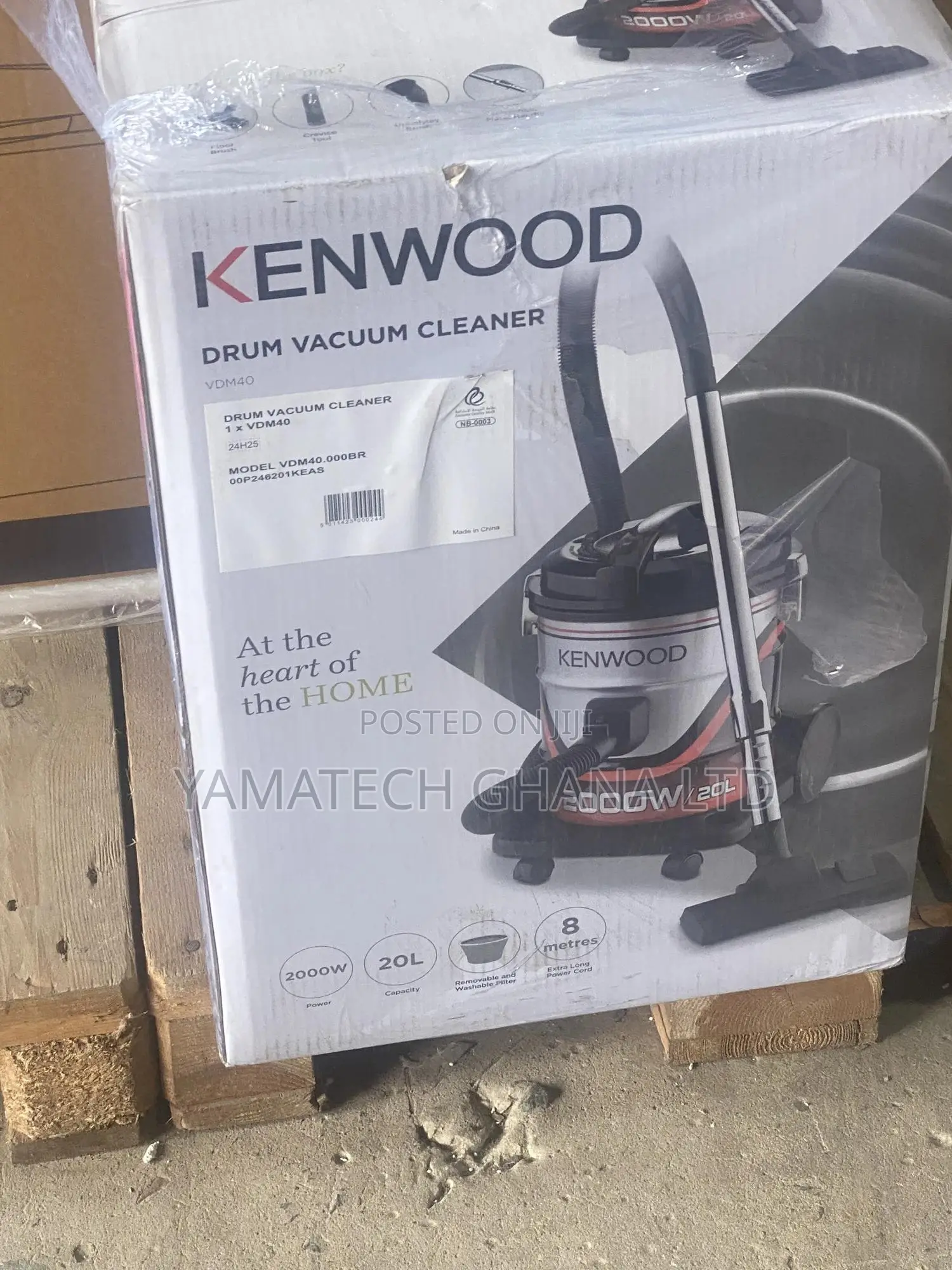 Kenwood 20 Litre Vacuum Cleaner With Removable Bag