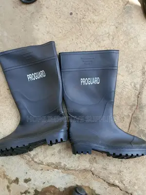 Quality Rain Boots/Normal Wellington Boots.