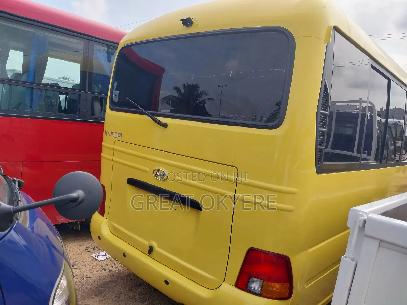 Hyundai County 2015 Yellow