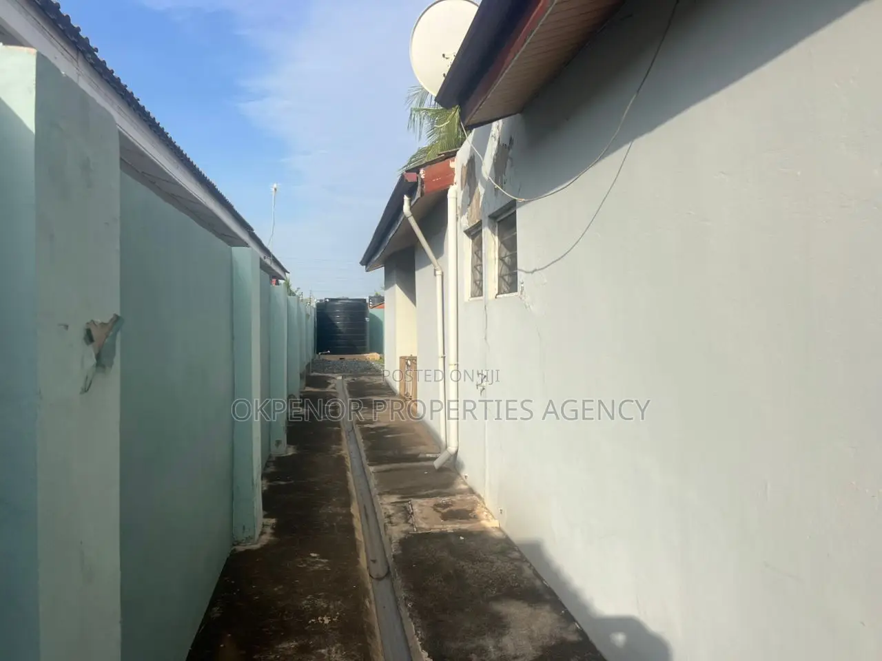 5bdrm House in Emef Estate, Tema Metropolitan for rent