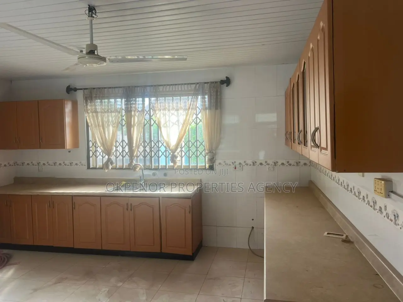 5bdrm House in Emef Estate, Tema Metropolitan for rent
