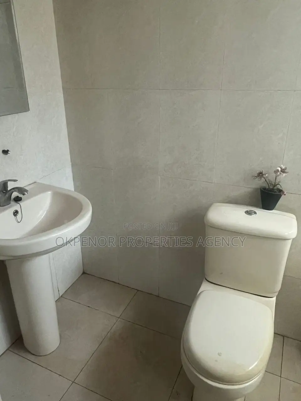 5bdrm House in Emef Estate, Tema Metropolitan for rent