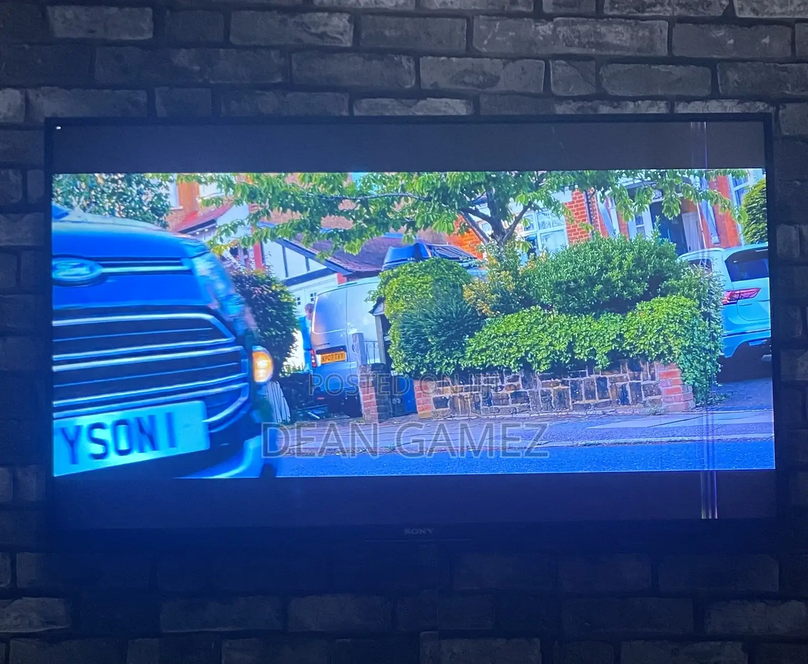 Sony Android Tv 43” HDR With Small Line on the Screen