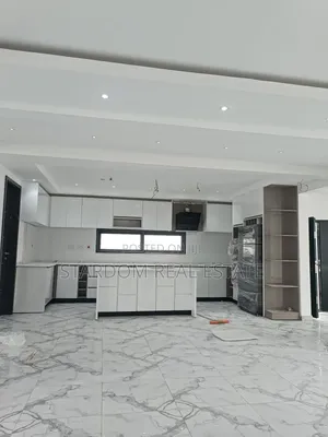 4bdrm Duplex in East Legon for sale