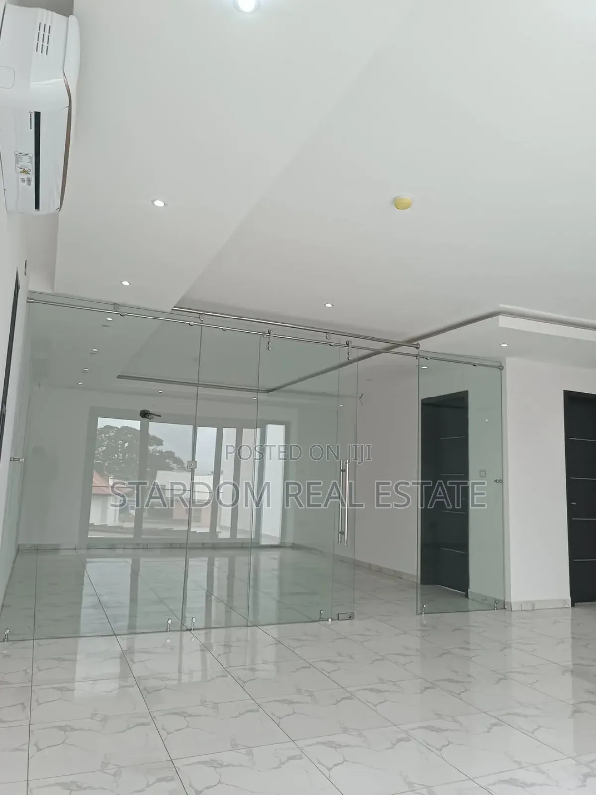 4bdrm Duplex in East Legon for sale