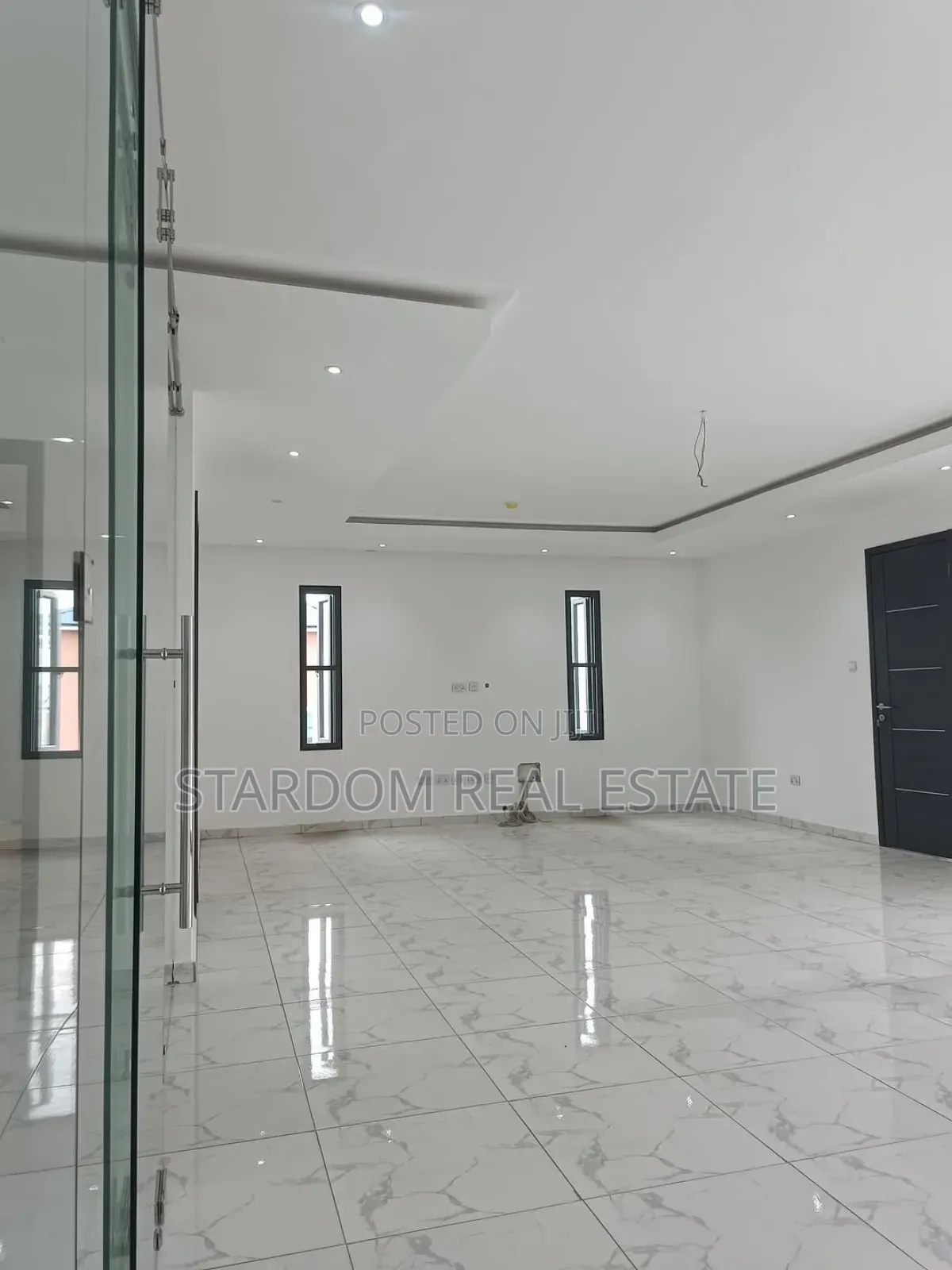 4bdrm Duplex in East Legon for sale