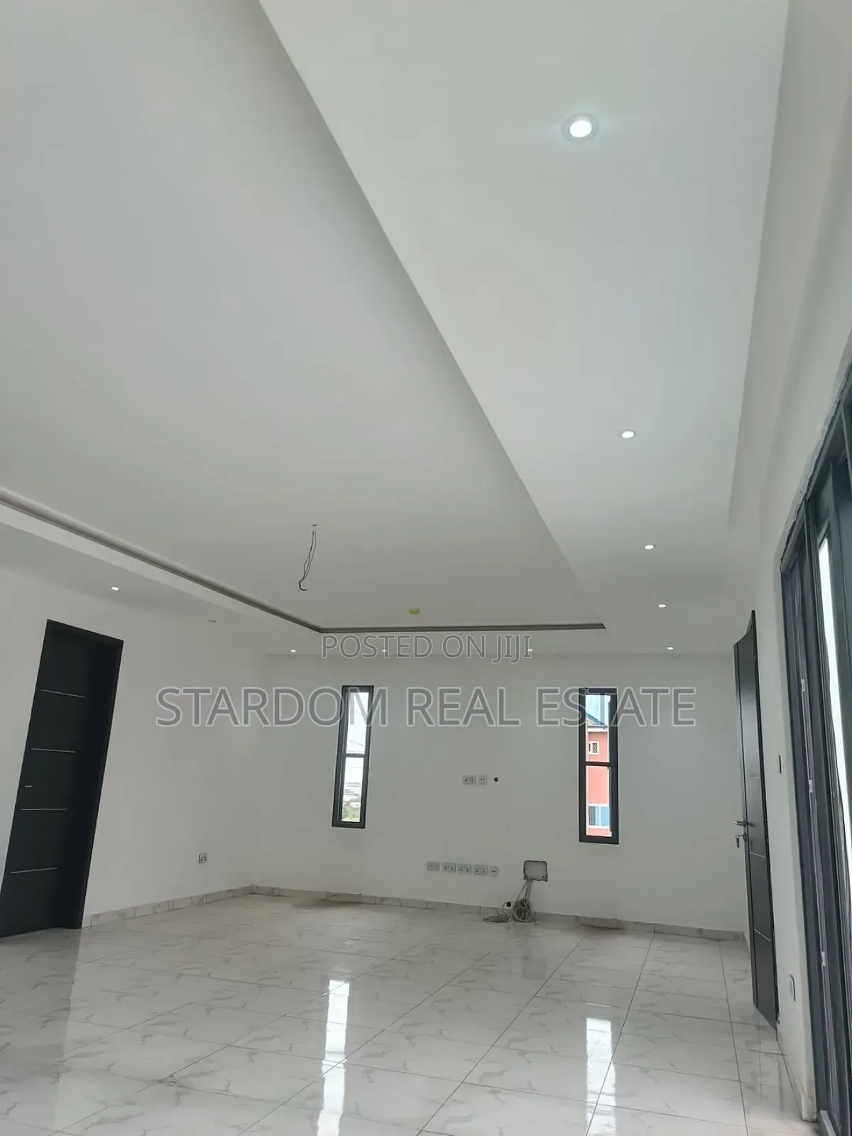 4bdrm Duplex in East Legon for sale