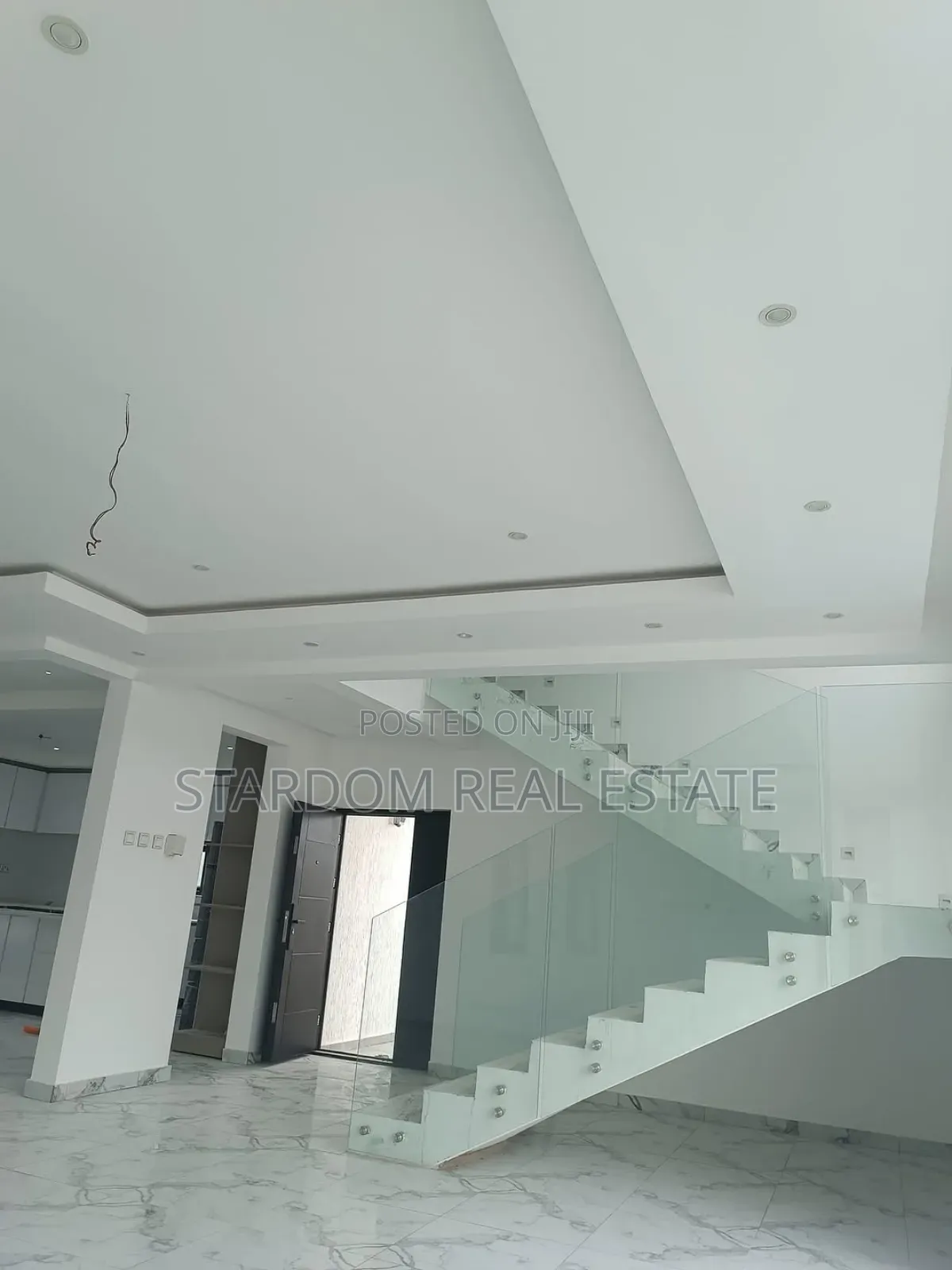 4bdrm Duplex in East Legon for sale