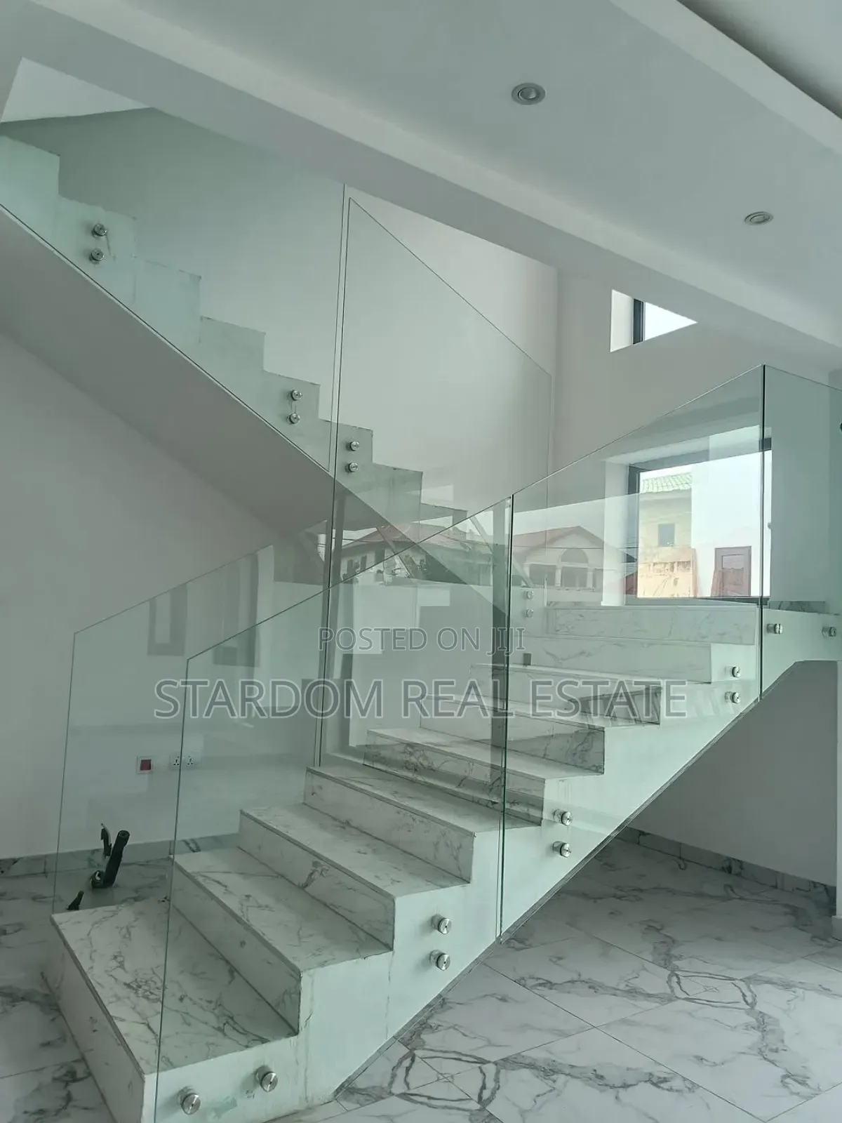 4bdrm Duplex in East Legon for sale