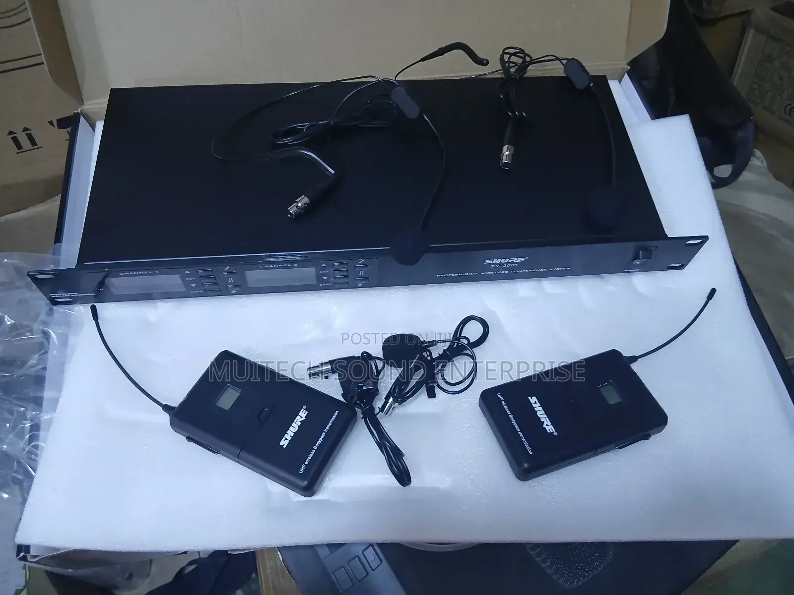 Shure Wireless Microphone( 2 in 1)