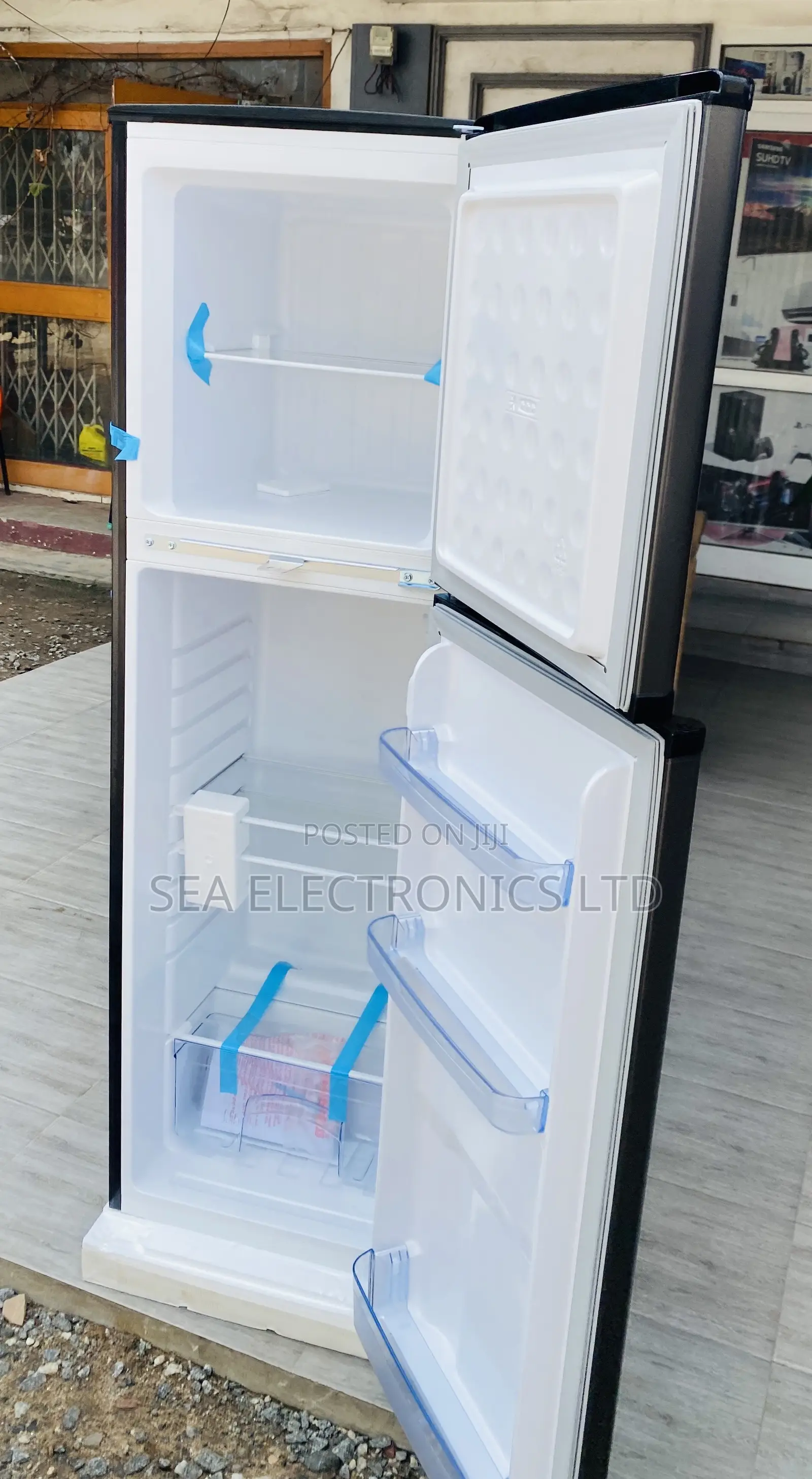 Super New Pearl Top Freezer Fridge 165 Litres