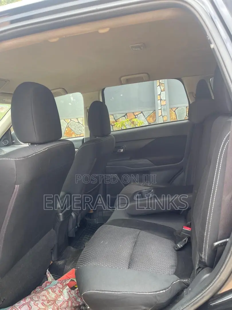 Mitsubishi Outlander SE 4dr SUV AWD (2.4L 4cyl CVT) 2015 Black