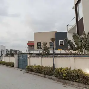 2bdrm Apartment in East Airport for sale