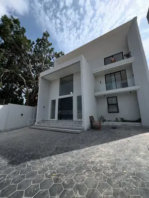 7bdrm House in East Legon, American House for sale