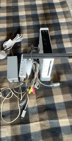 Complete Nintendo Wii Console With Pokémon Battle Game Game