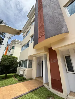 5bdrm Townhouse / Terrace in Cantonments, Acquinas for rent
