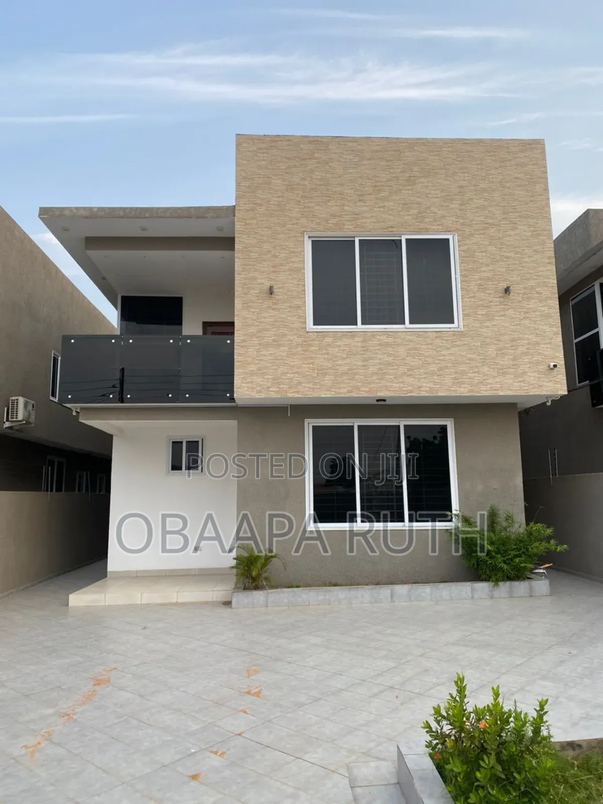 Furnished 4bdrm Duplex in Lakeside for rent