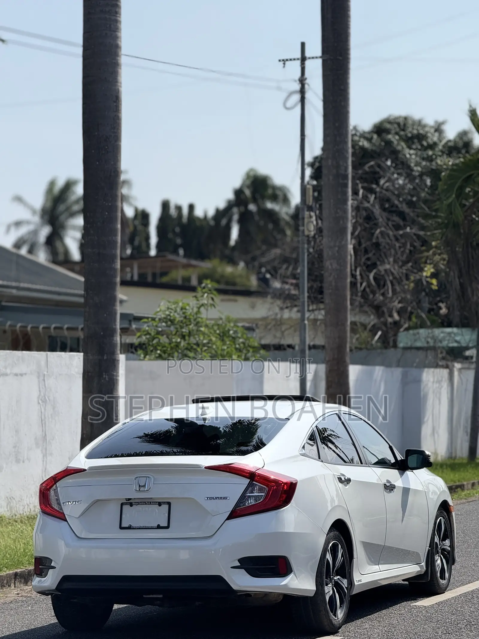 Honda Civic Touring 4dr Sedan (1.5L 4cyl) 2017 White