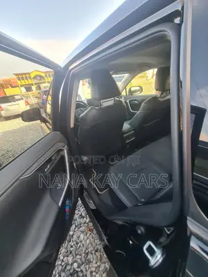 Toyota RAV4 XLE Premium 2022 Black