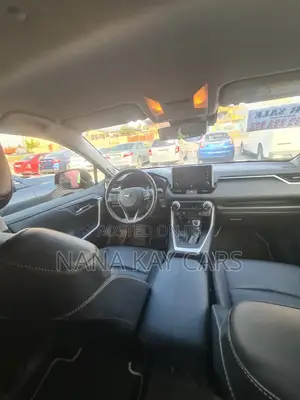 Toyota RAV4 XLE Premium 2022 Black