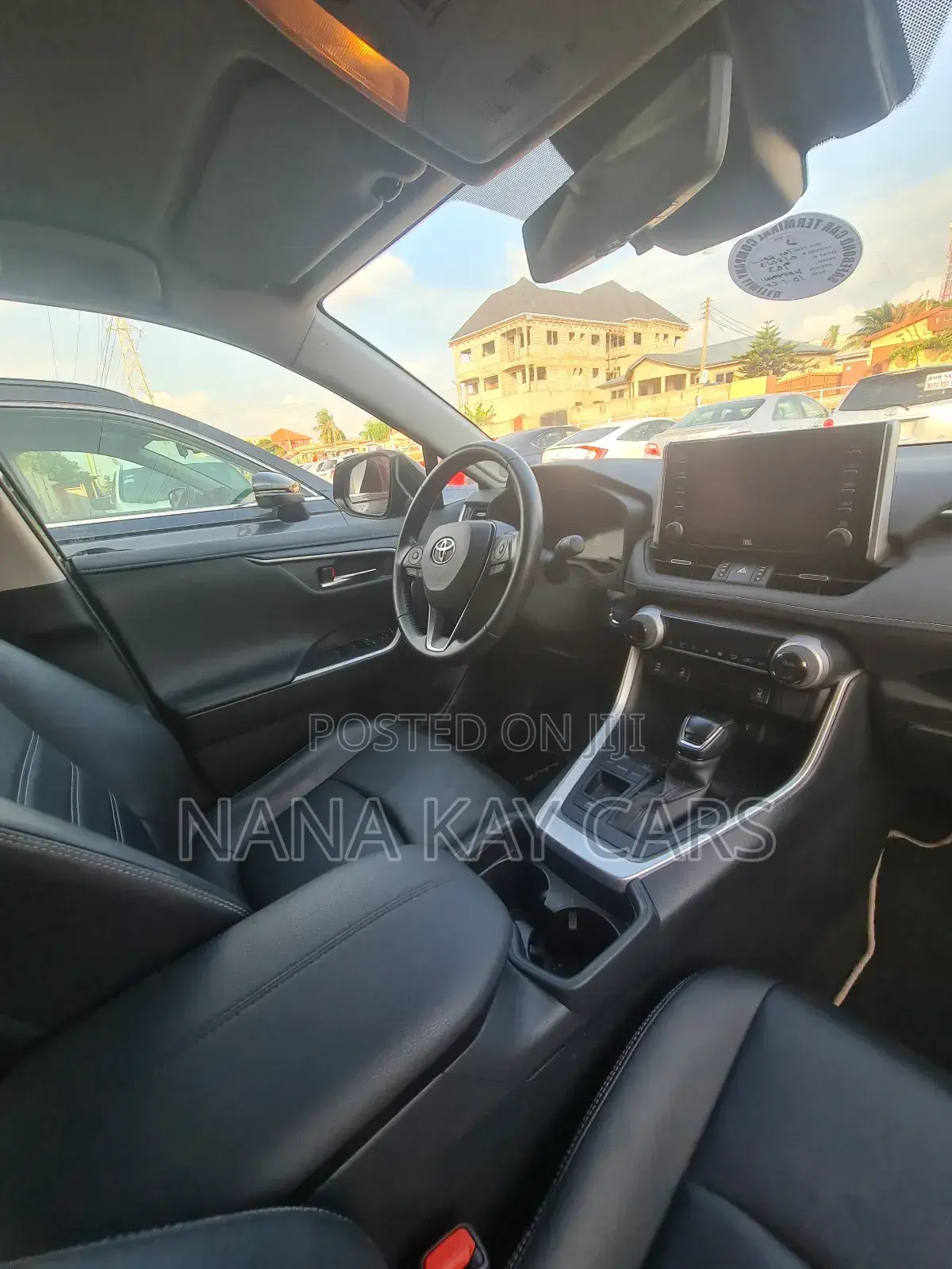 Toyota RAV4 XLE Premium 2022 Black