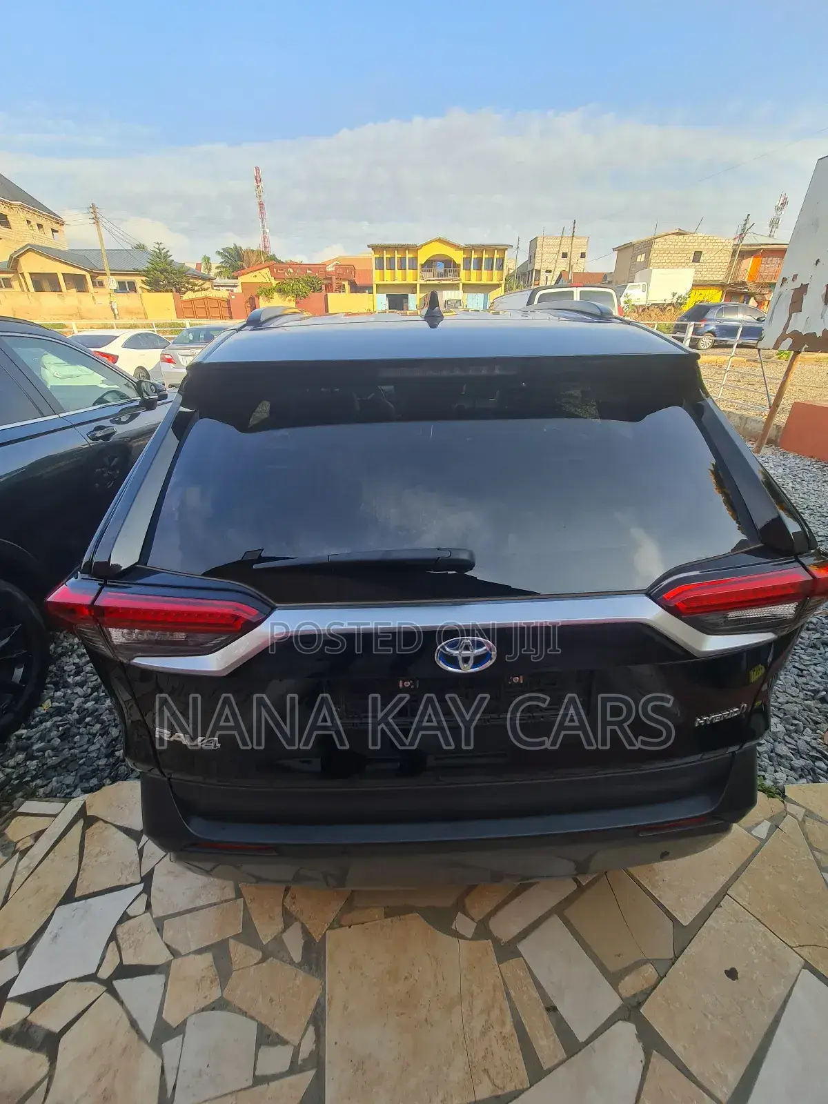 Toyota RAV4 XLE Premium 2022 Black