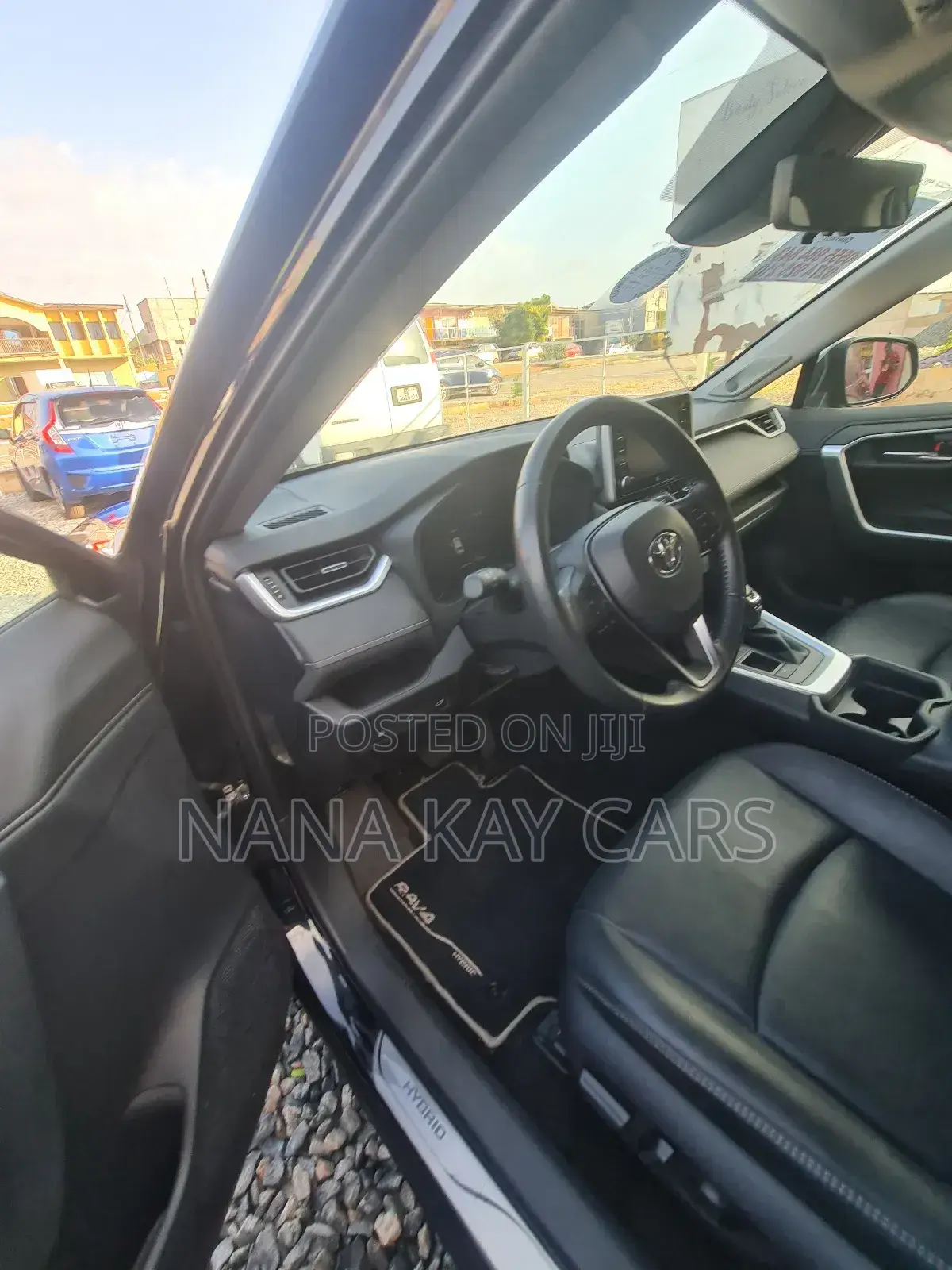 Toyota RAV4 XLE Premium 2022 Black