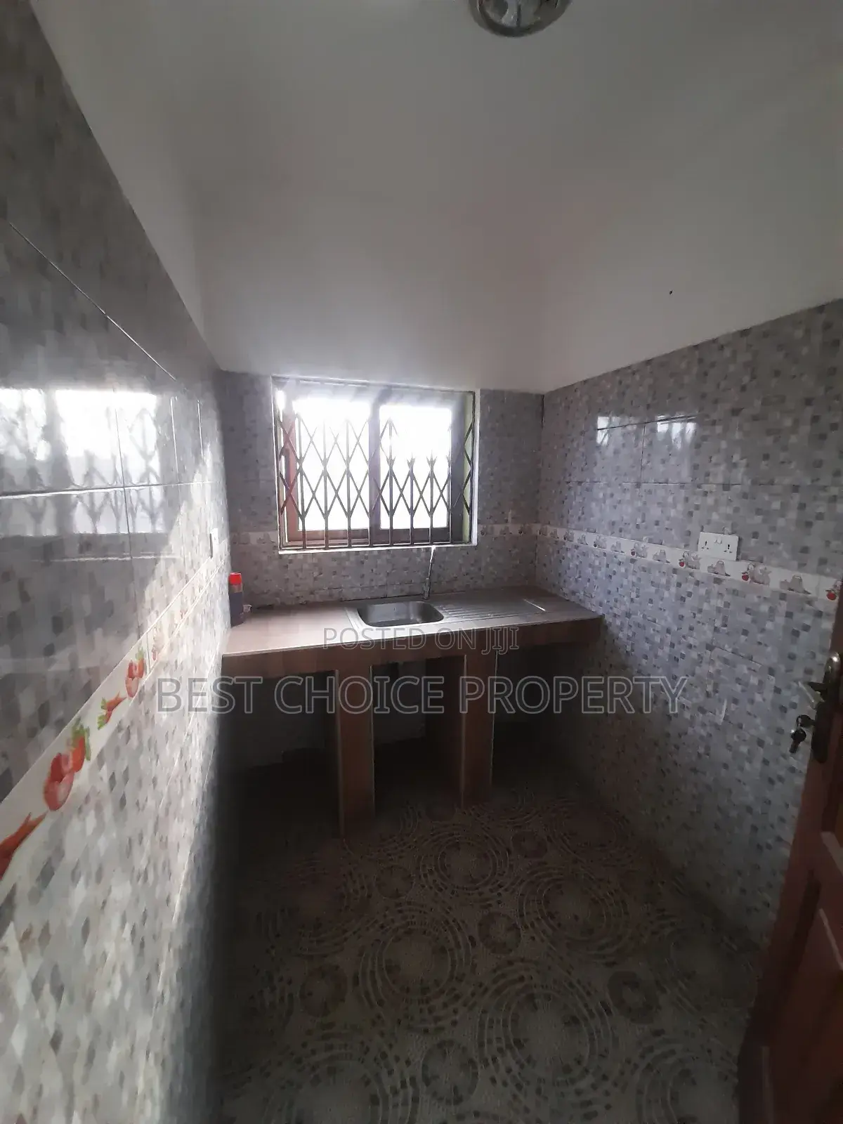 1bdrm Apartment in Lakeside for rent