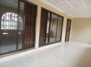 6bdrm House in Brother K Estate, Kumasi Metropolitan for sale