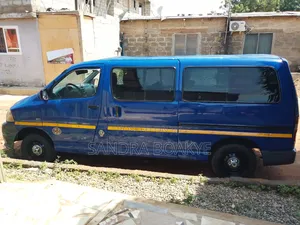 Toyota HiAce 2006 Blue