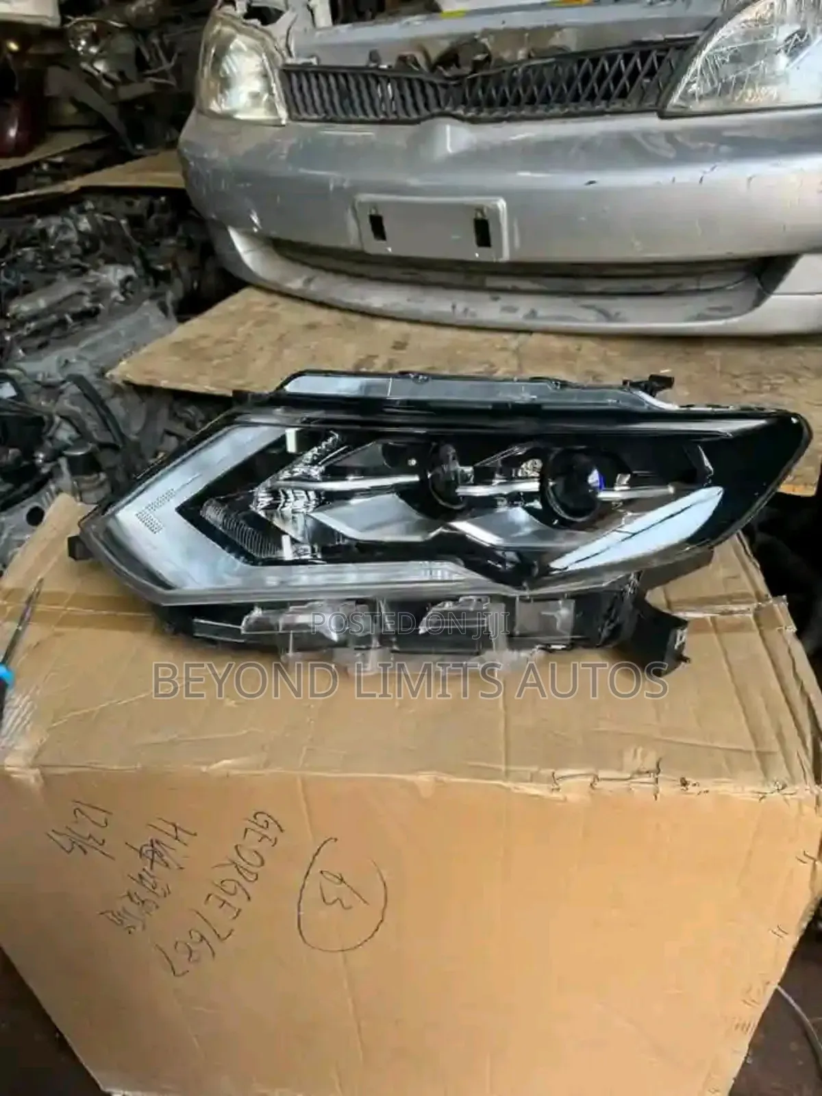 Nissan Rogue/X-Trail 2017,2018,2019,2020 Headlight/Headlamp
