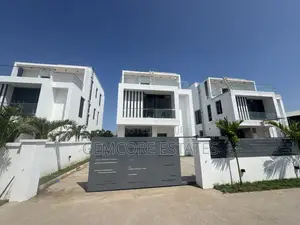 4bdrm House in , Adjiriganor for sale