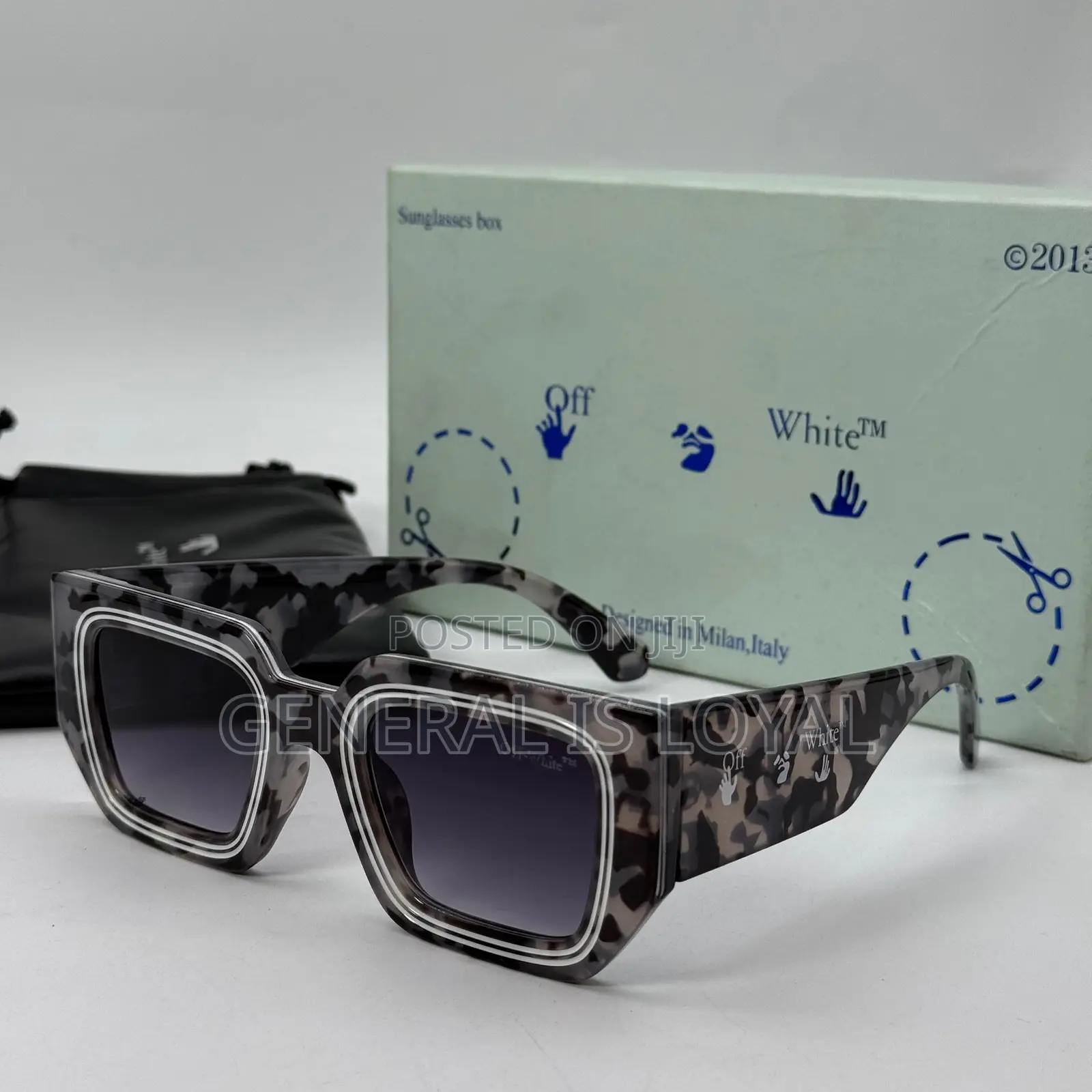 Offwhite Glasses / Mixture