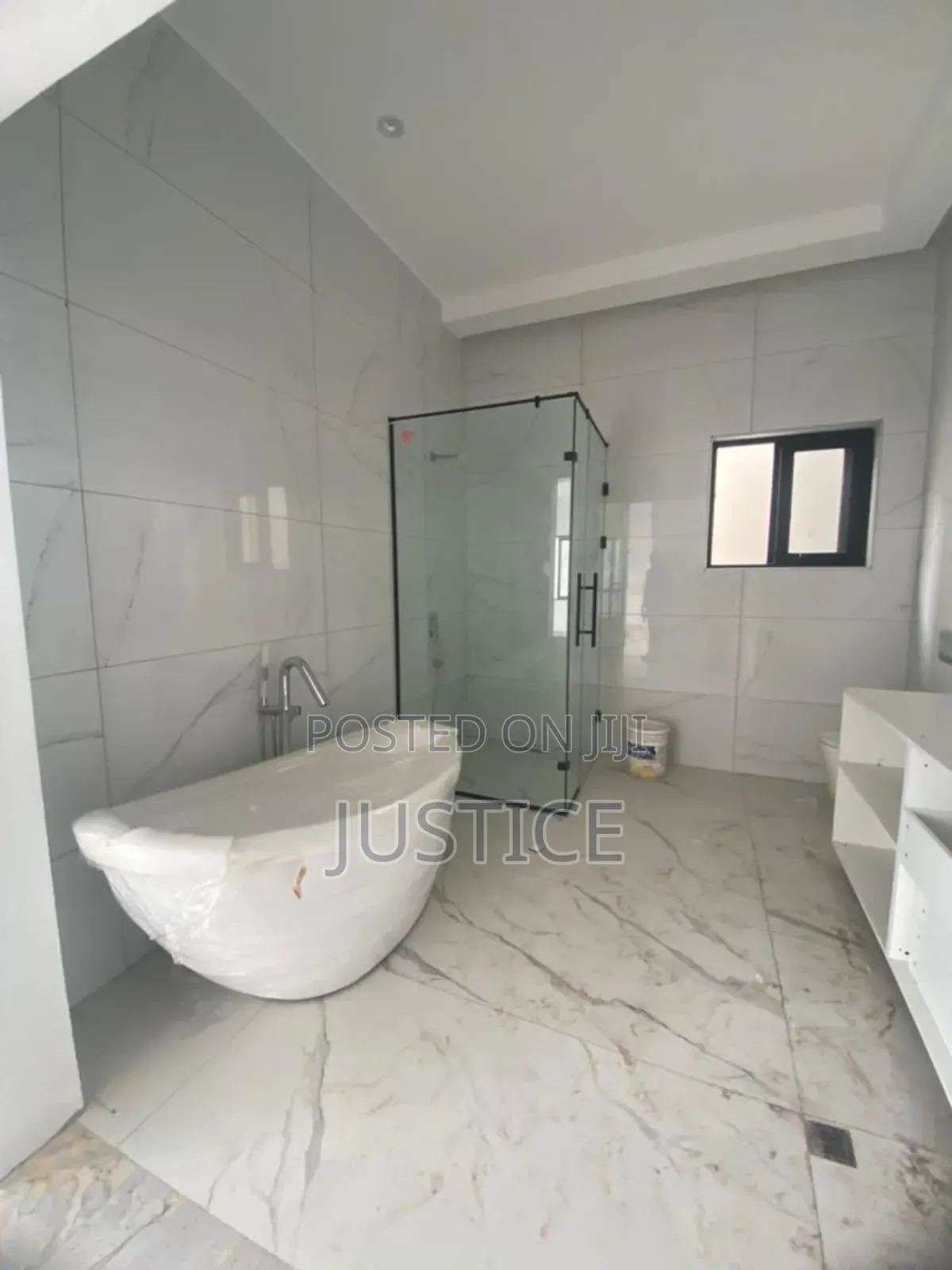 4bdrm Duplex in East Legon, American House for sale