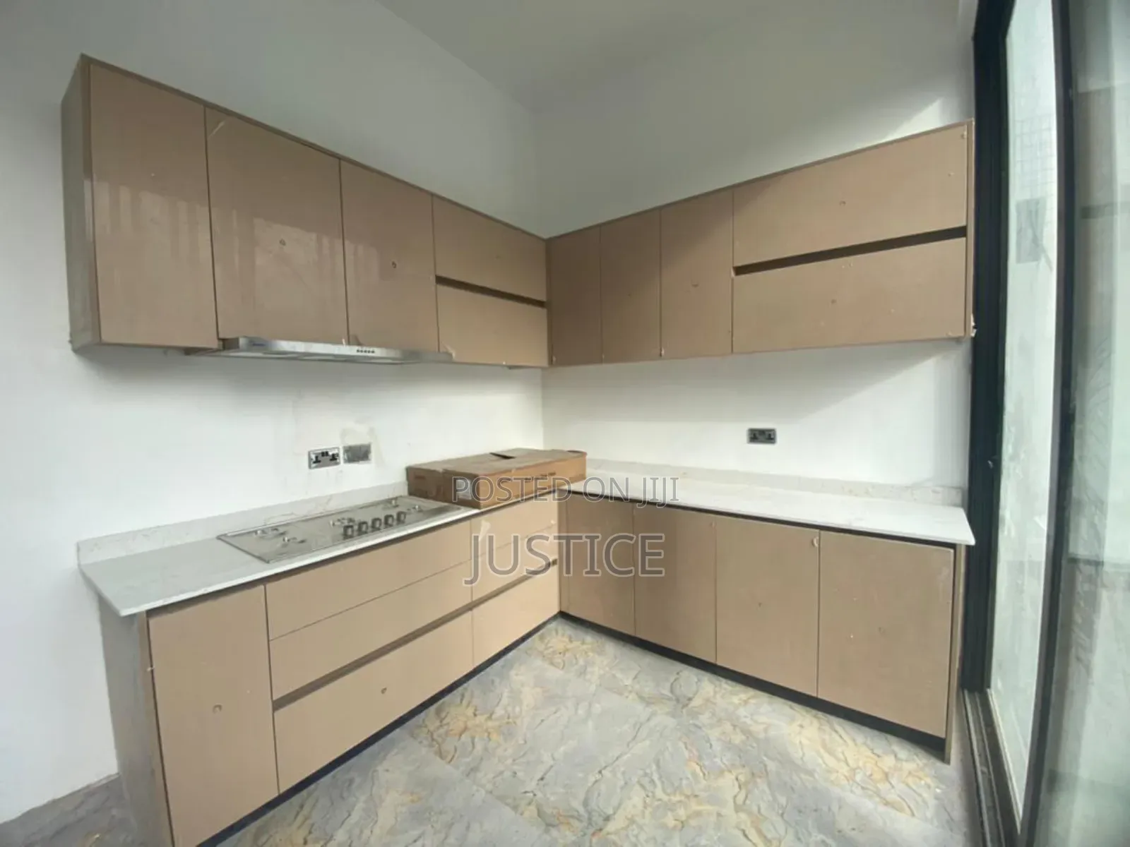 4bdrm Duplex in East Legon, American House for sale