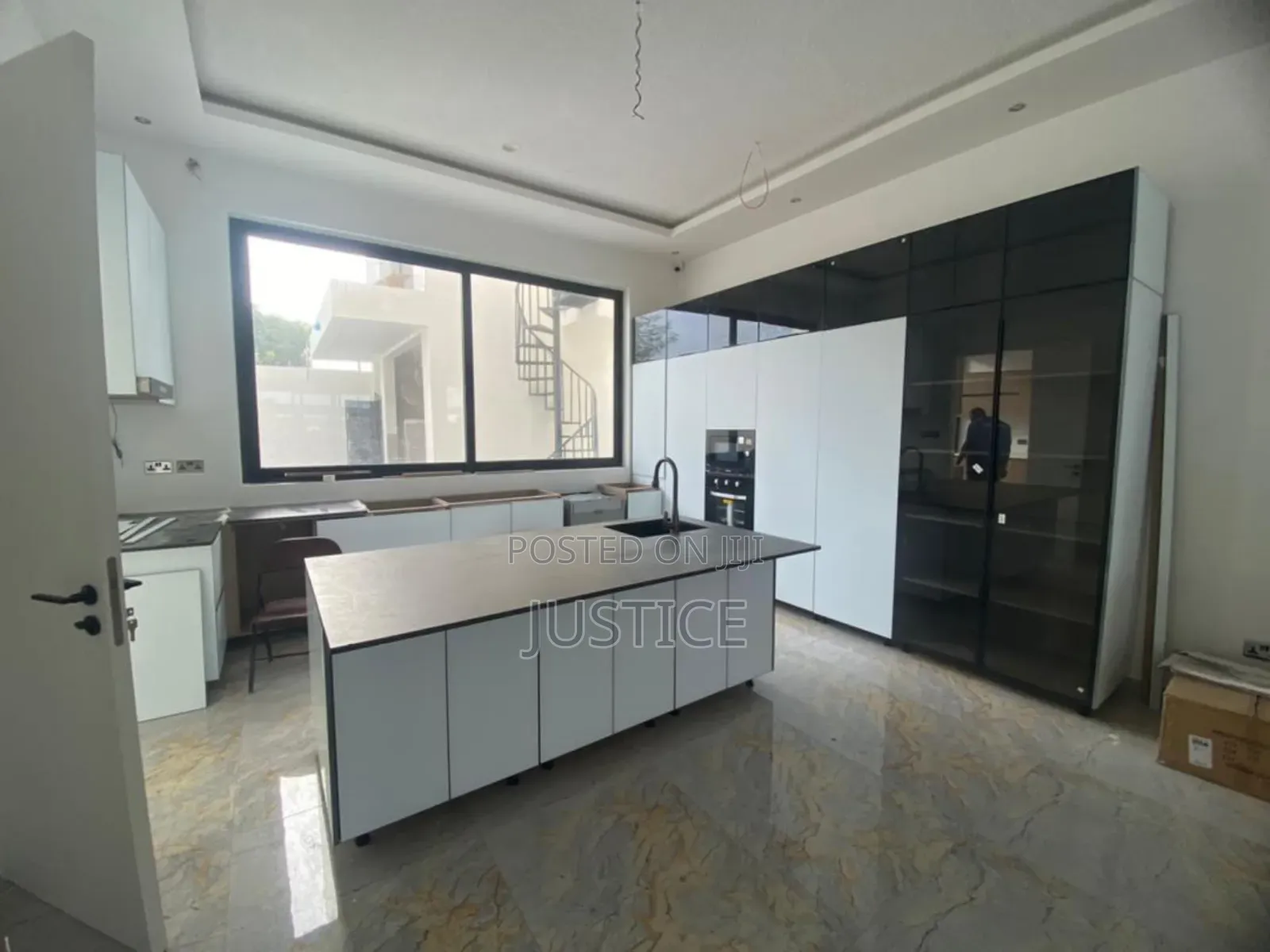 4bdrm Duplex in East Legon, American House for sale