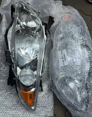 Toyota Corolla 2009 2010 Shining Headlight Pair