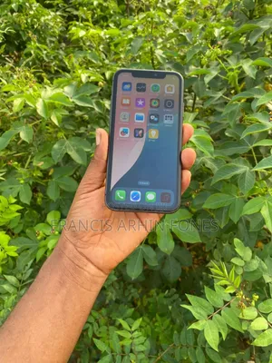 New Apple iPhone 11 64 GB Green