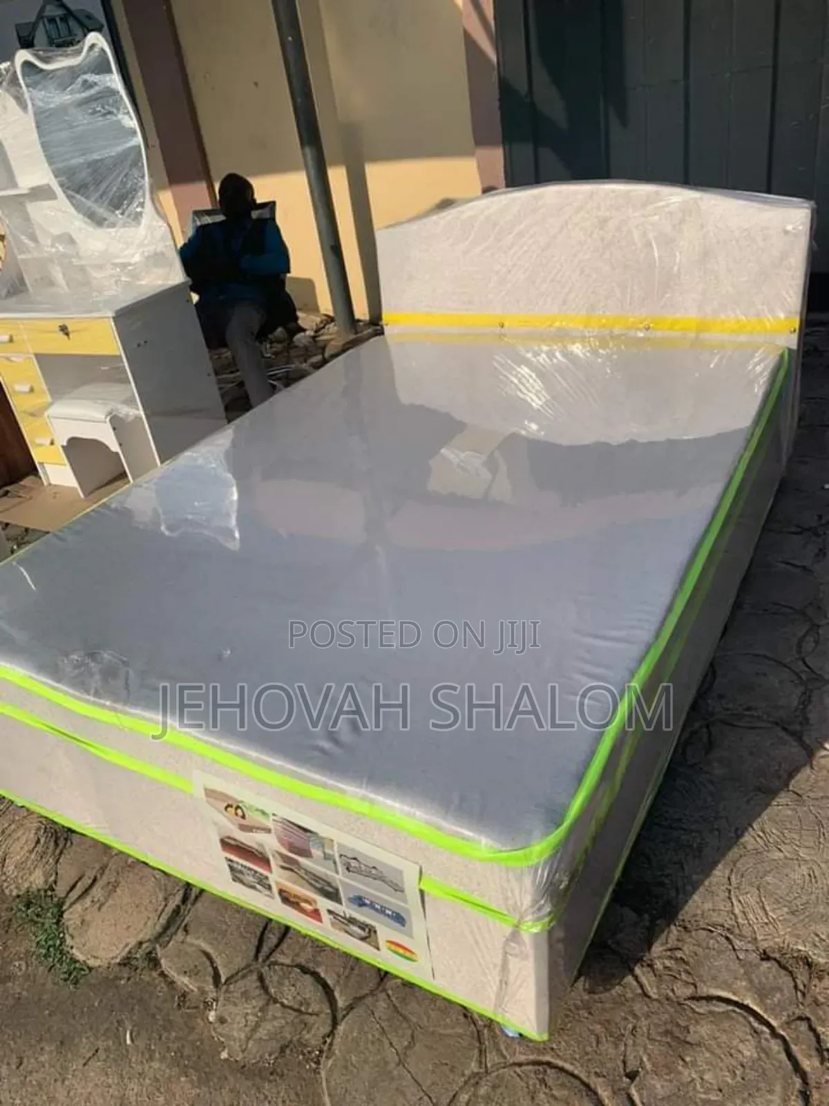 Queen Size Inbuilt Bed