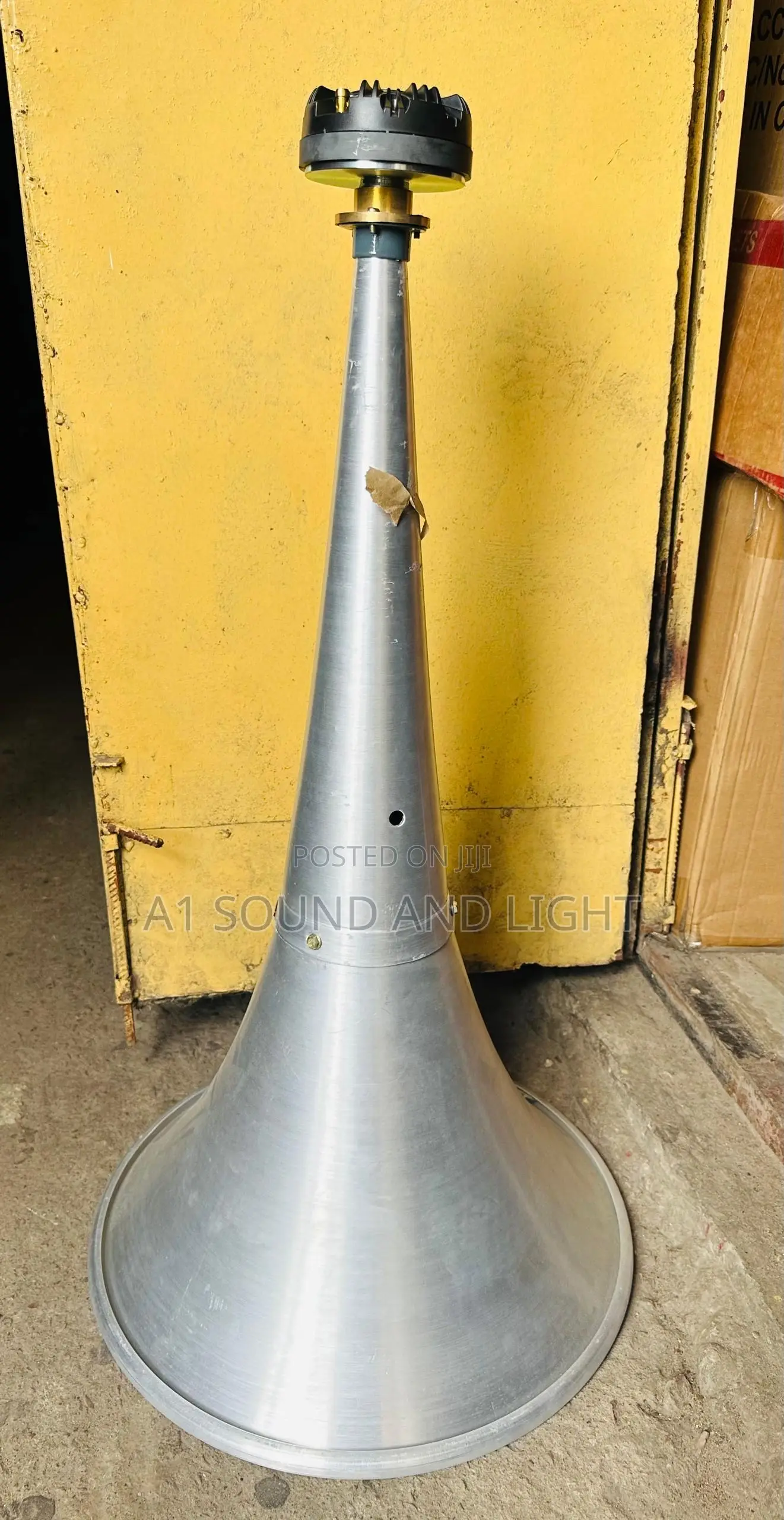 Maxx On Trumpet Horn Set - [22 Inch] Pair
