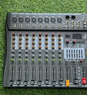 Yamaha 8 Channel Raw Mixer