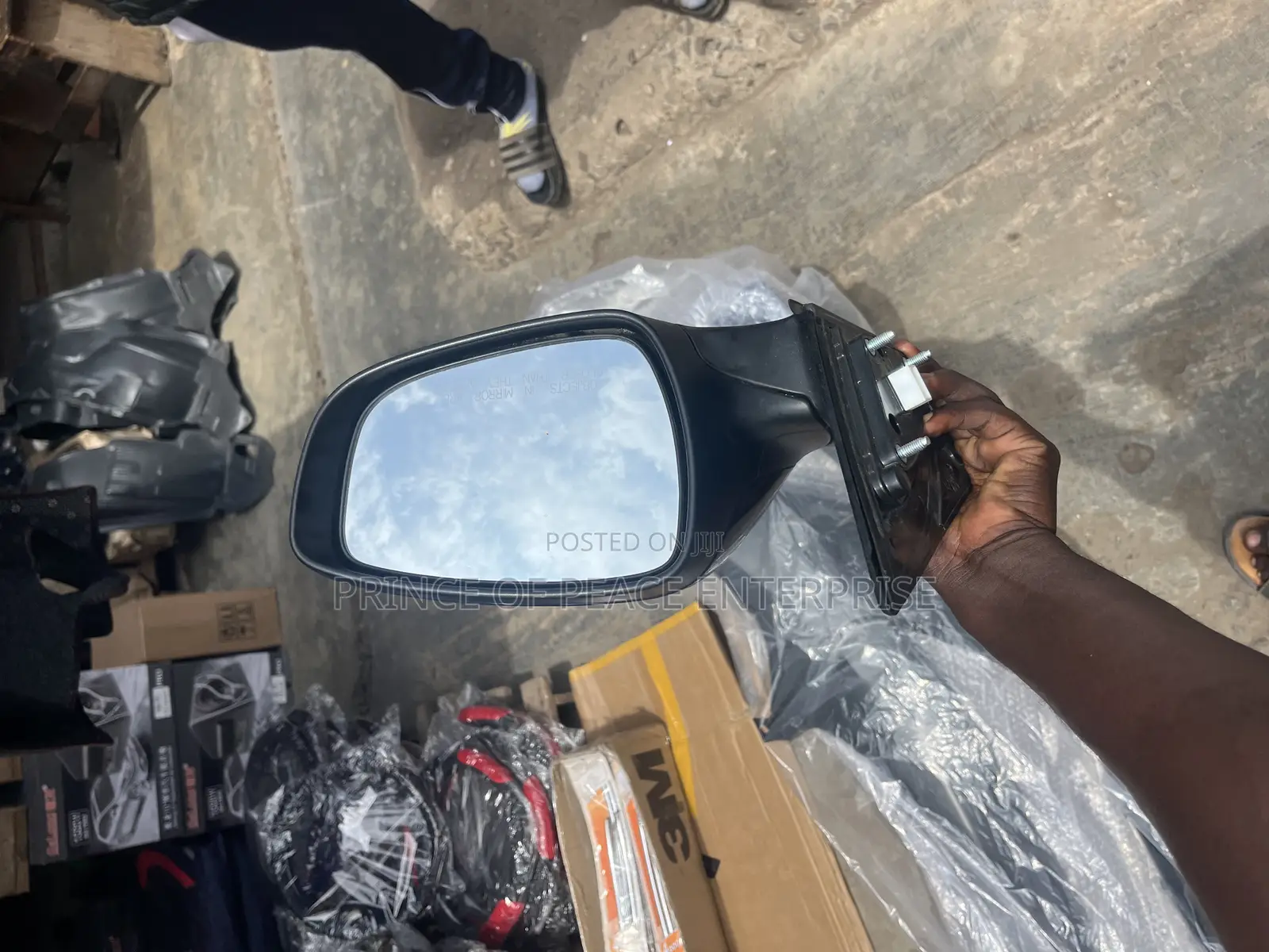 Hyundai Elantra 2012 2013 Driving Mirror ( Right Side )