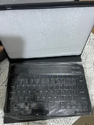Photo - Galaxy Tab A8 Keyboard Case