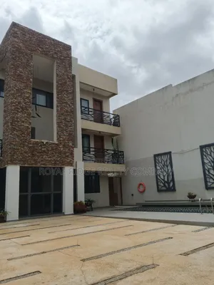 6bdrm Duplex in East, Accra Metropolitan for rent
