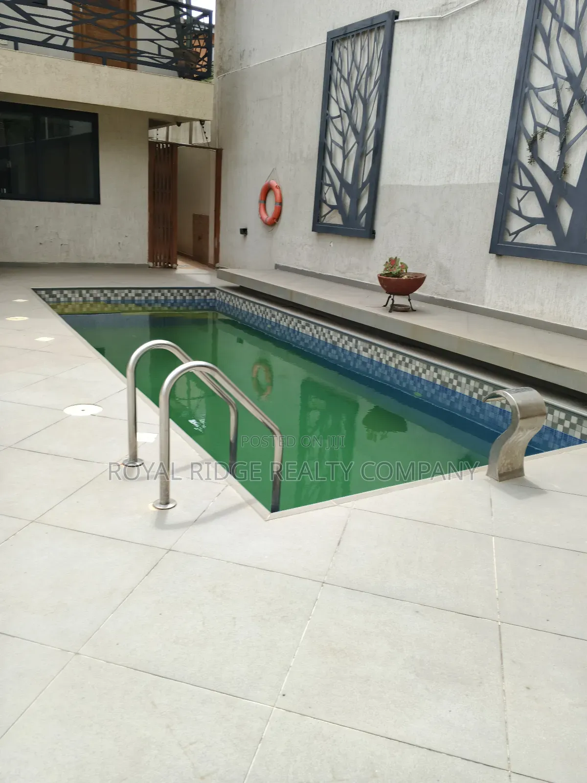 6bdrm Duplex in East, Accra Metropolitan for rent
