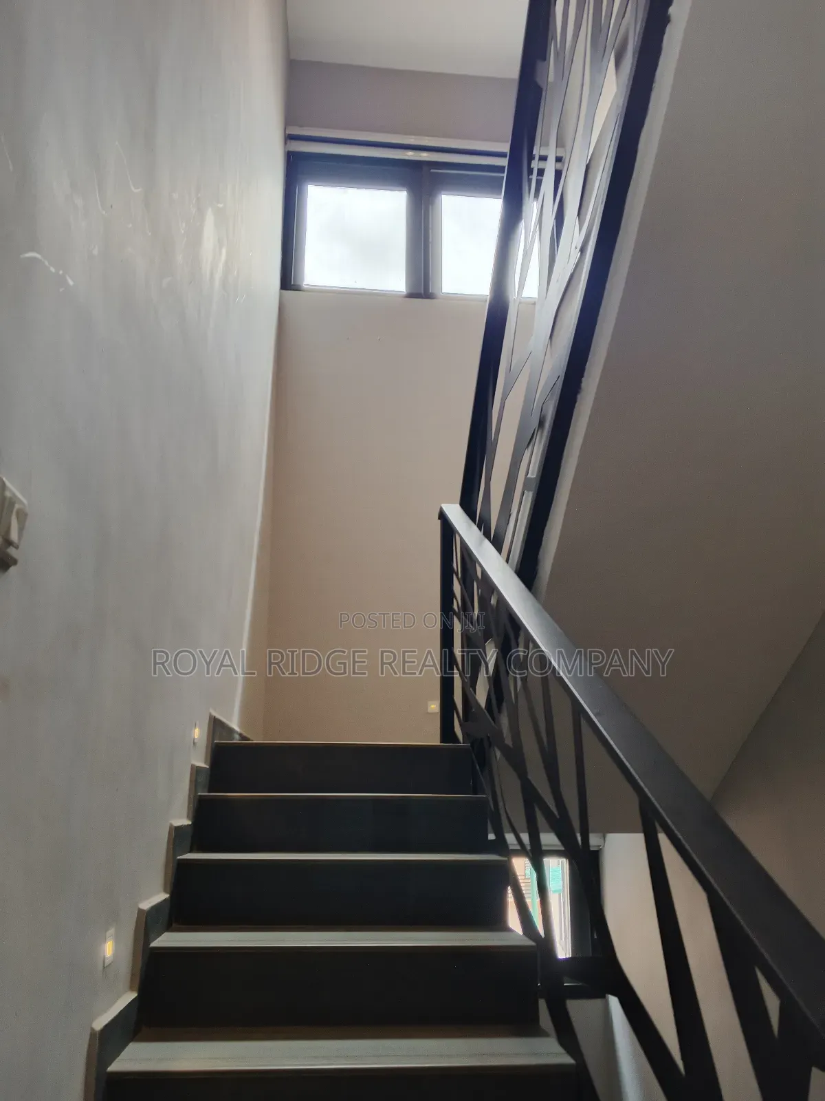 6bdrm Duplex in East, Accra Metropolitan for rent
