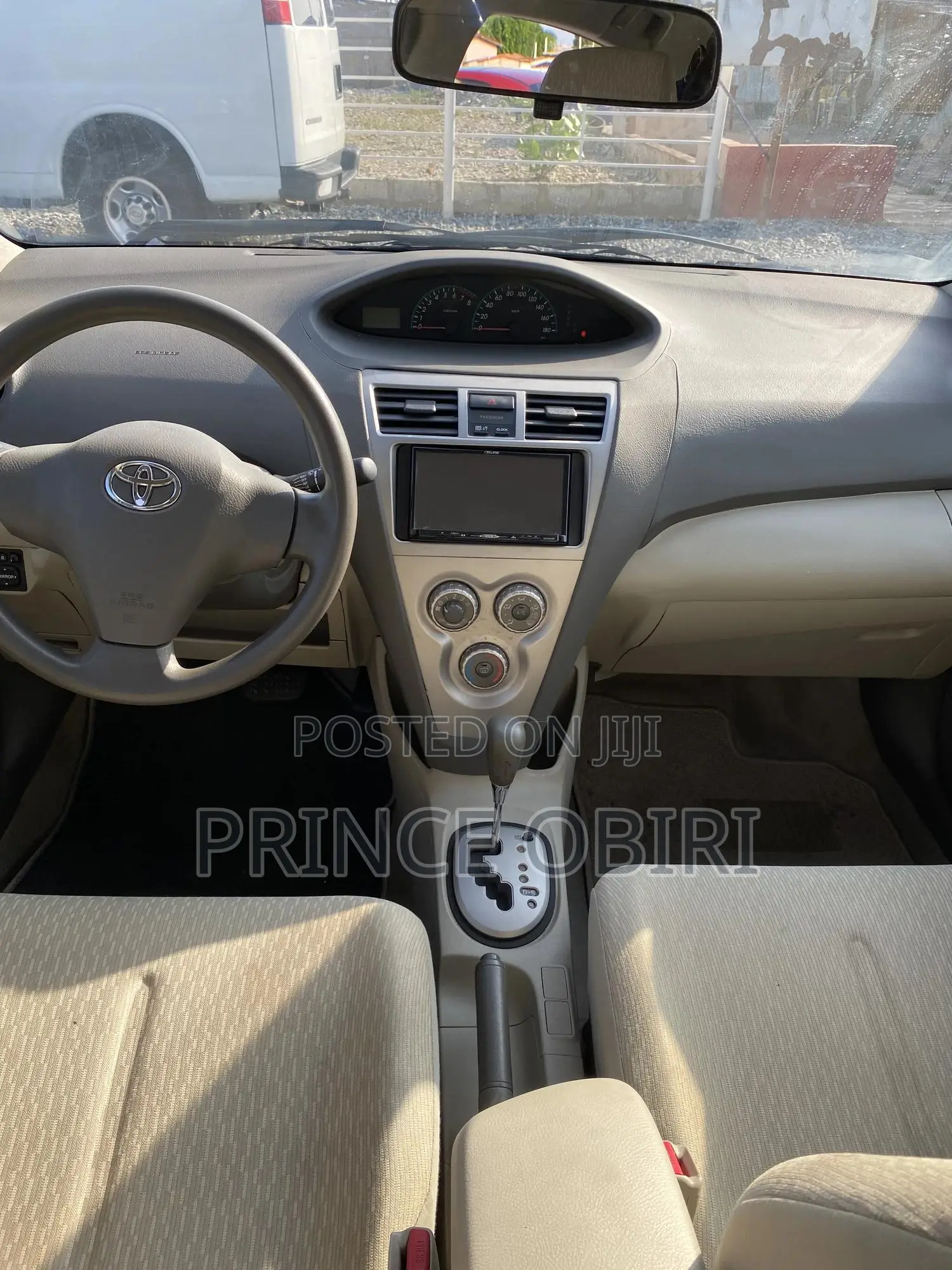 Toyota Belta 2010 Silver
