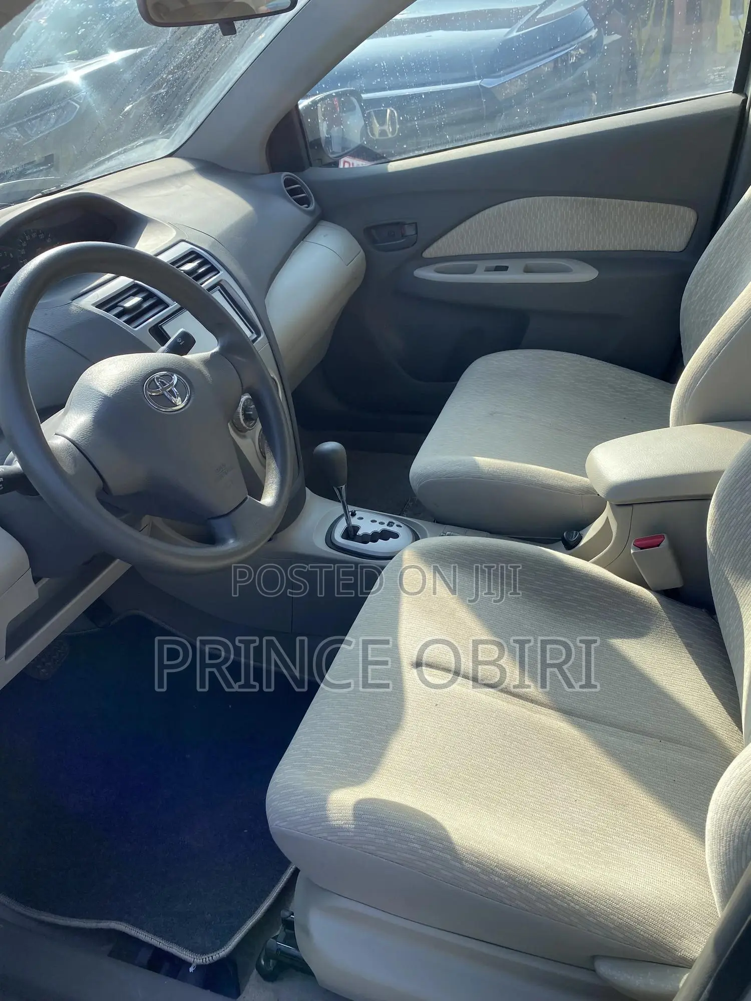 Toyota Belta 2010 Silver