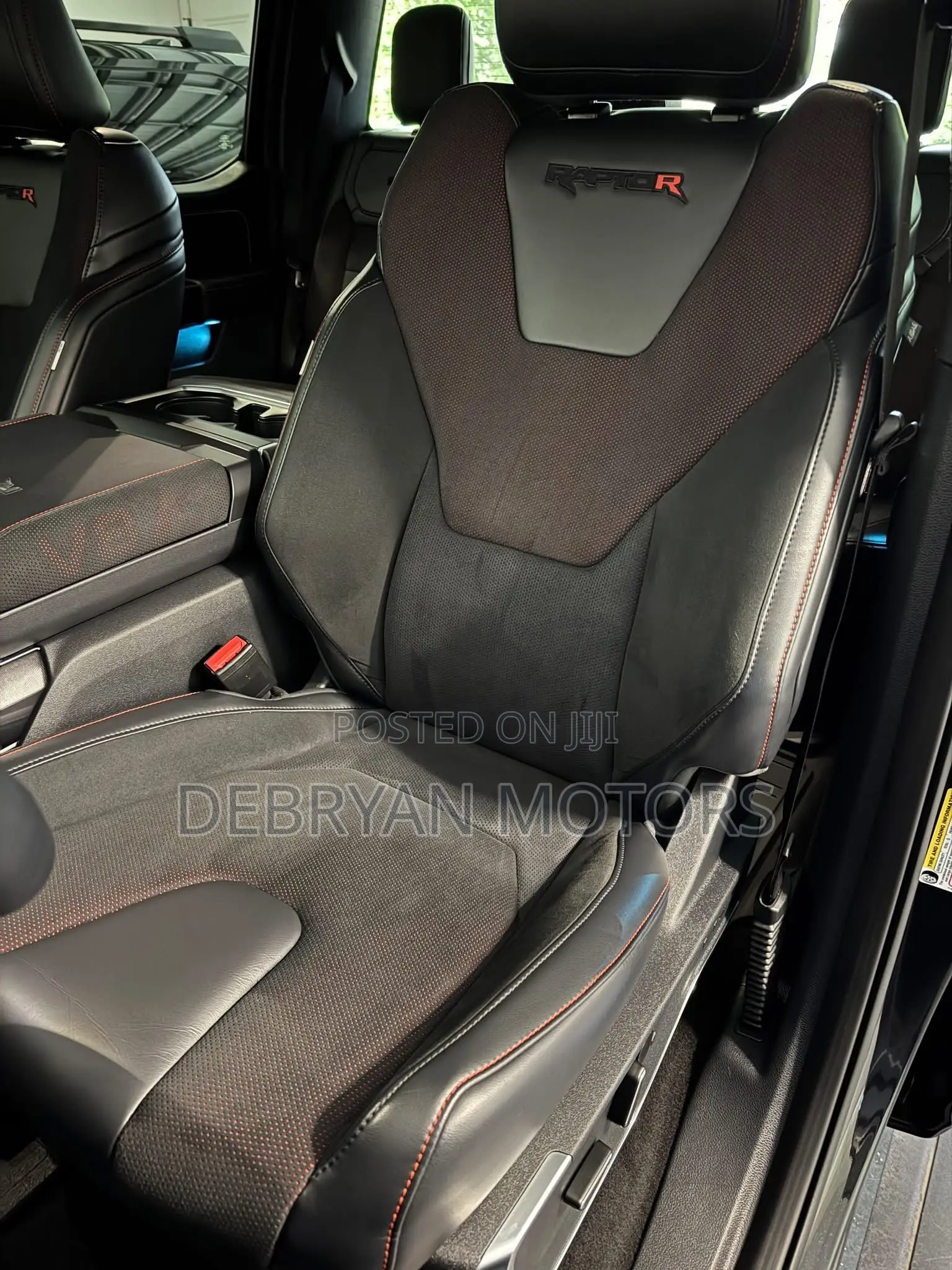 Ford F-150 Raptor 2024 Gray